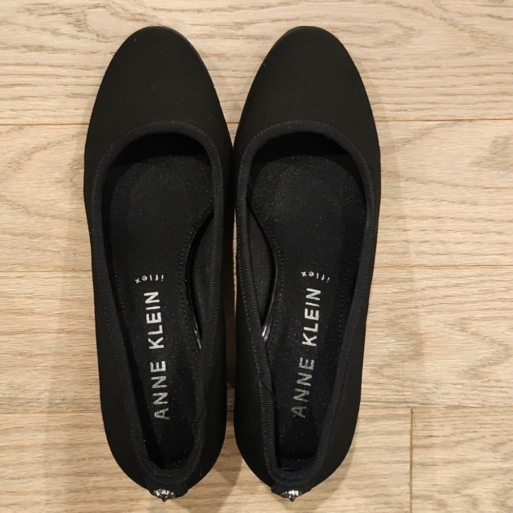 Anne Klein Platform Pump (almost new)